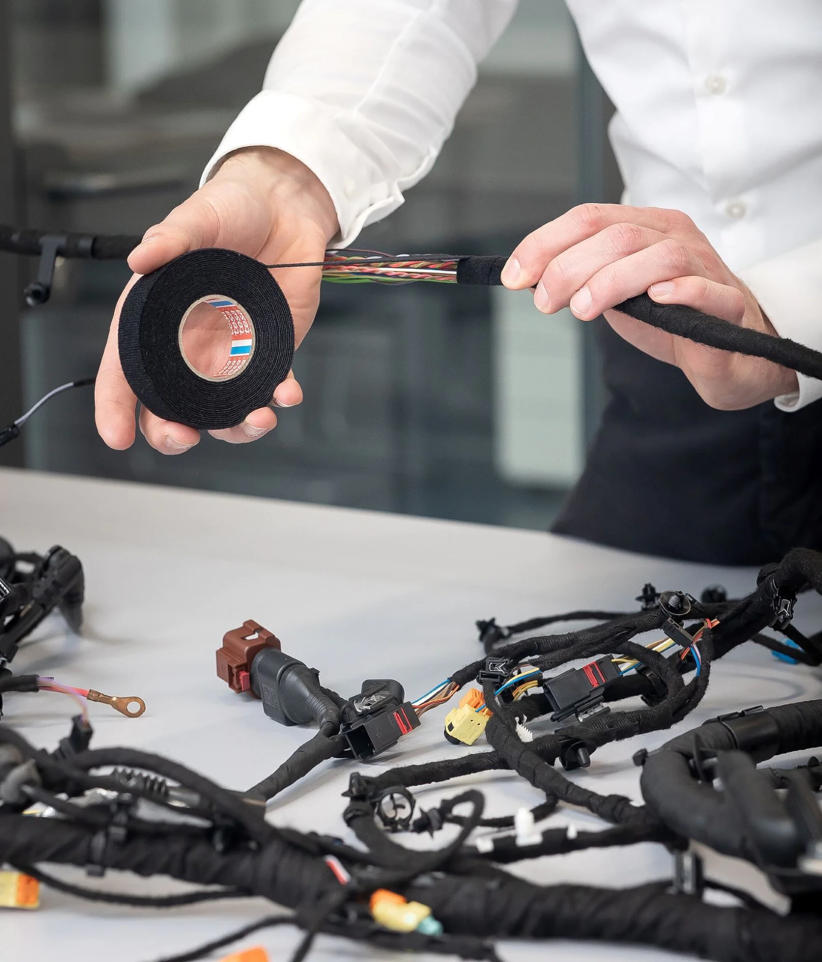 Titre
Ceci est utilisé pour le titre de navigation sur la page web publique ainsi que pour les vues en liste et les recherches dans le CMS.
Texte source : crop-20240311_tesa_Automotive_Anna_Juretzka_Fotografie_89-cms