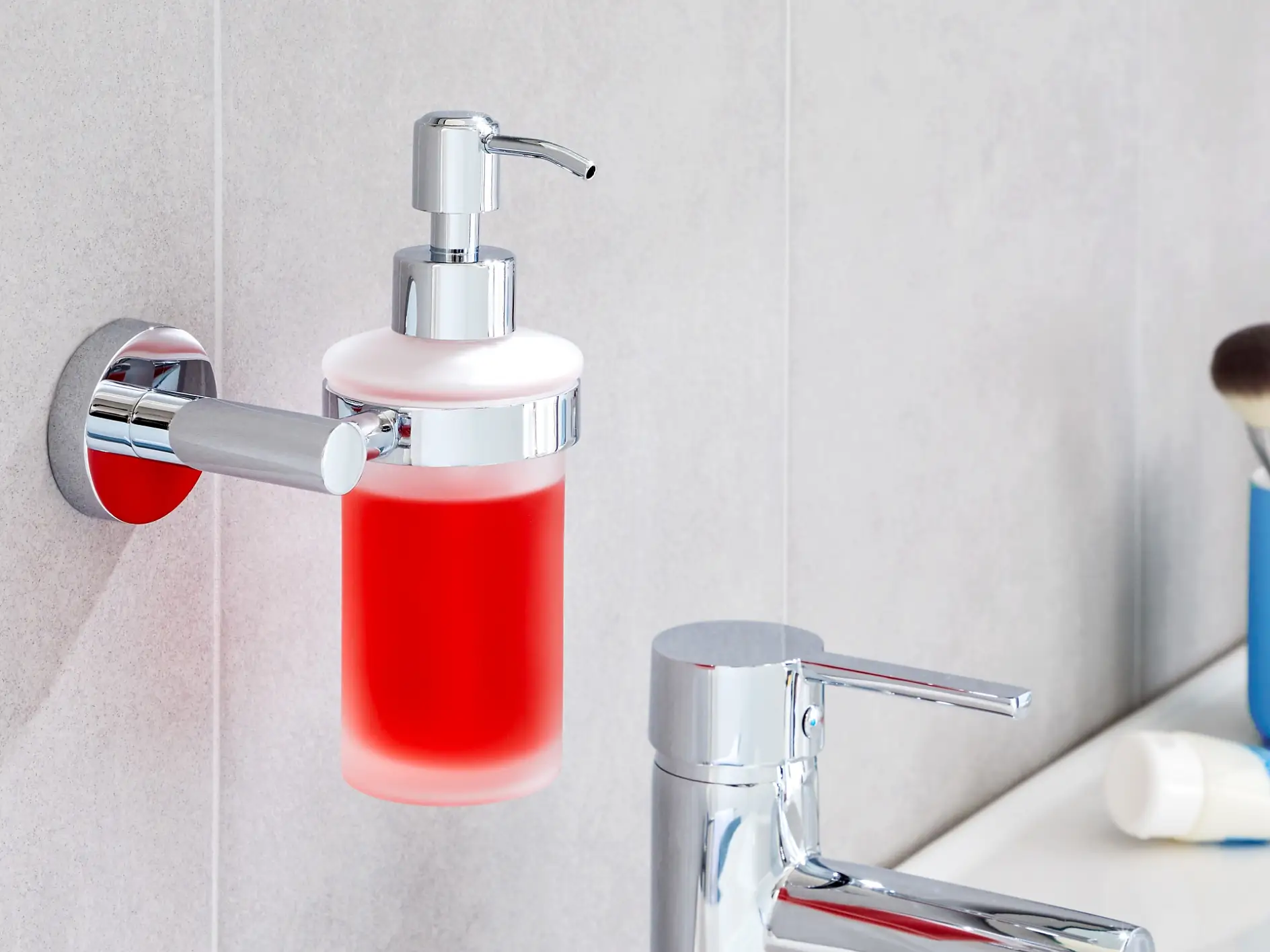 Aménagez votre salle de bains avec style en ajoutant des accessoires élégants qui donneront à vos affaires de toilettes la place qu’elles méritent.