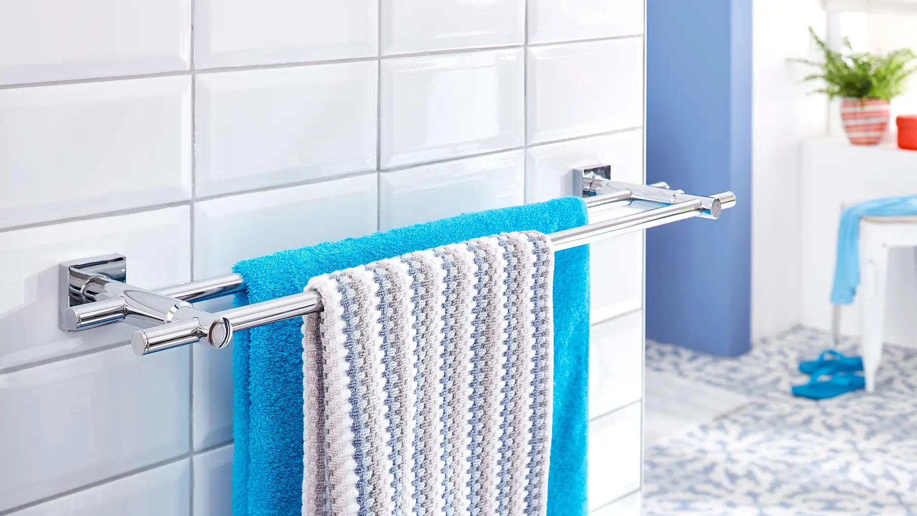 La solution idéale pour ranger vos serviettes et les laisser sécher. Votre salle de bains ne serait pas complète sans un porte serviettes.