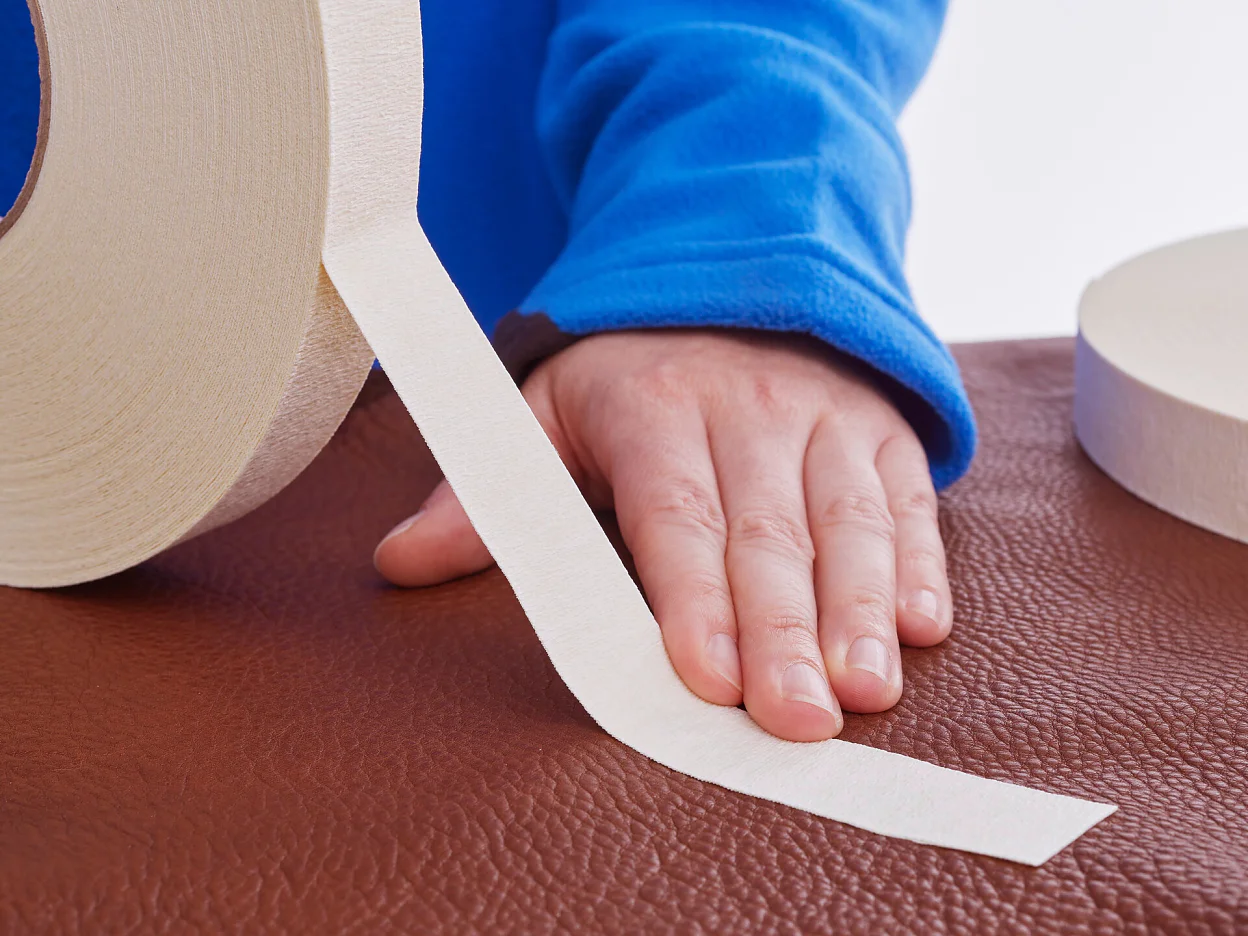 tesa 4974 double sided tape fabric backing smooth leather step1of2 001