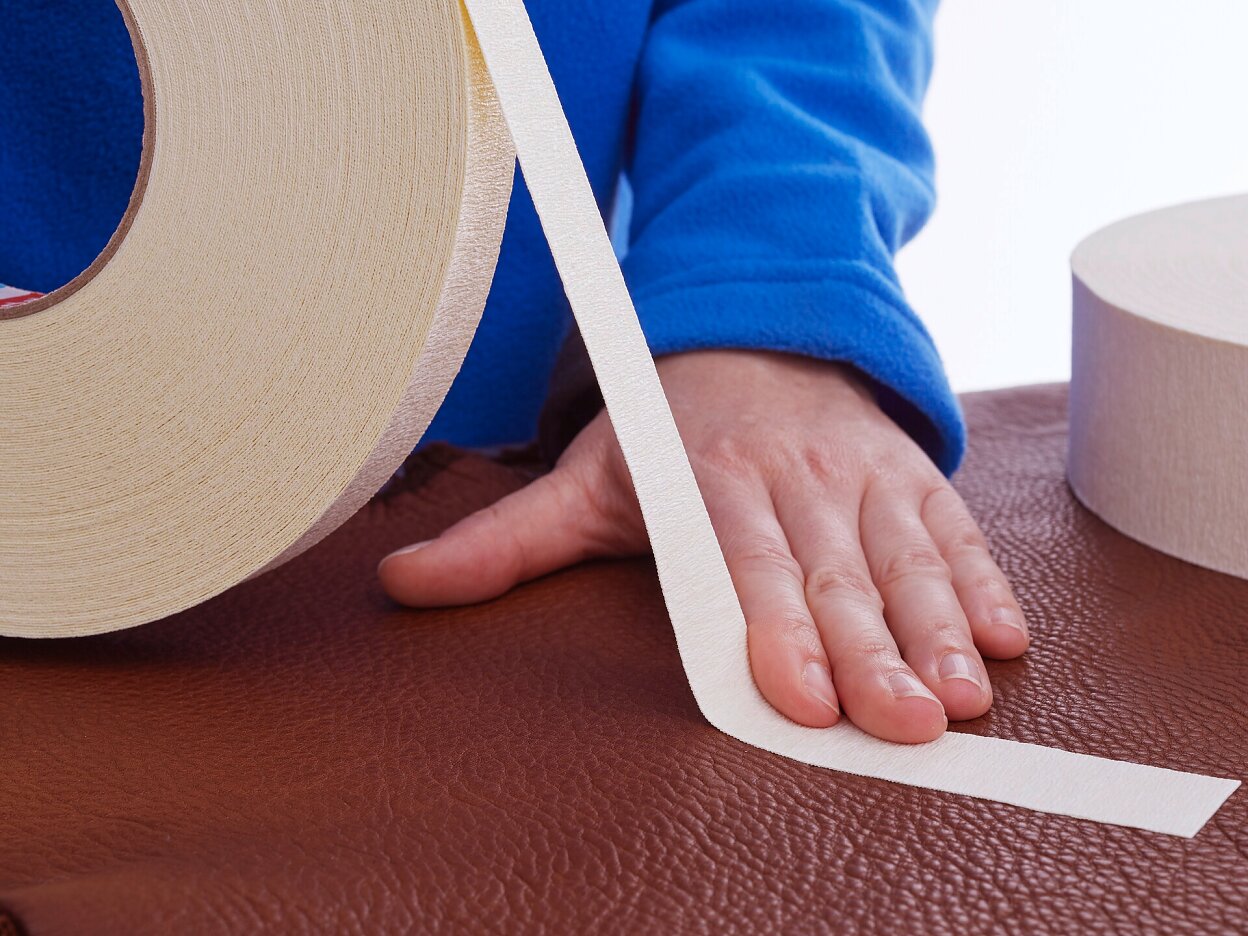 tesa 4974 double sided tape fabric backing smooth leather step1of2 002