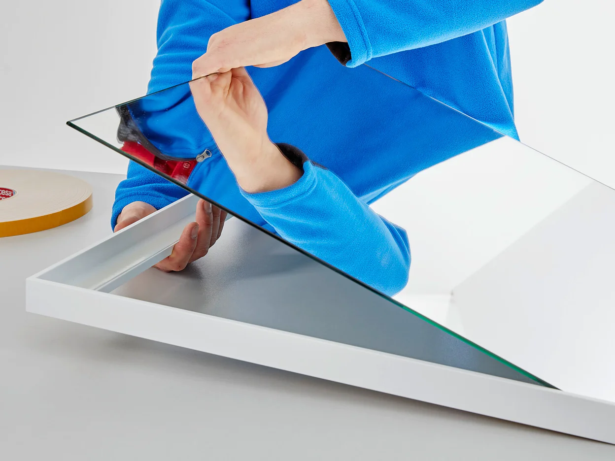 tesa 4952 double sided mirror tape step3of4 002