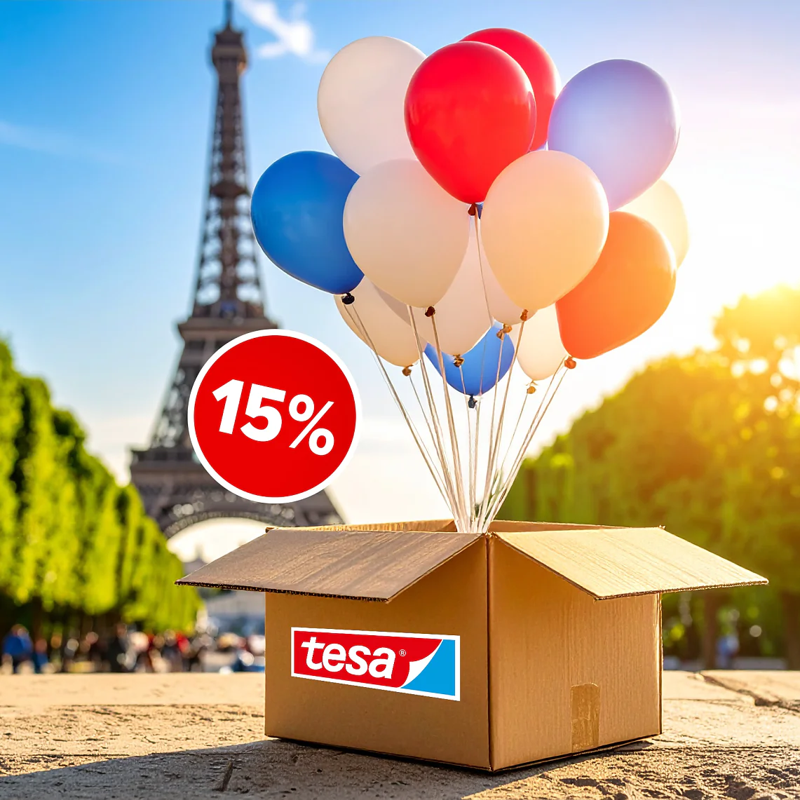Une boîte en carton étiquetée "tesa tape" avec des ballons rouges, blancs et bleus flotte devant la Tour Eiffel. Un cercle rouge portant l'inscription "15%" est visible, suggérant une remise ou une promotion. L'arrière-plan est ensoleillé avec des arbres verts. (This text has been generated by AI)