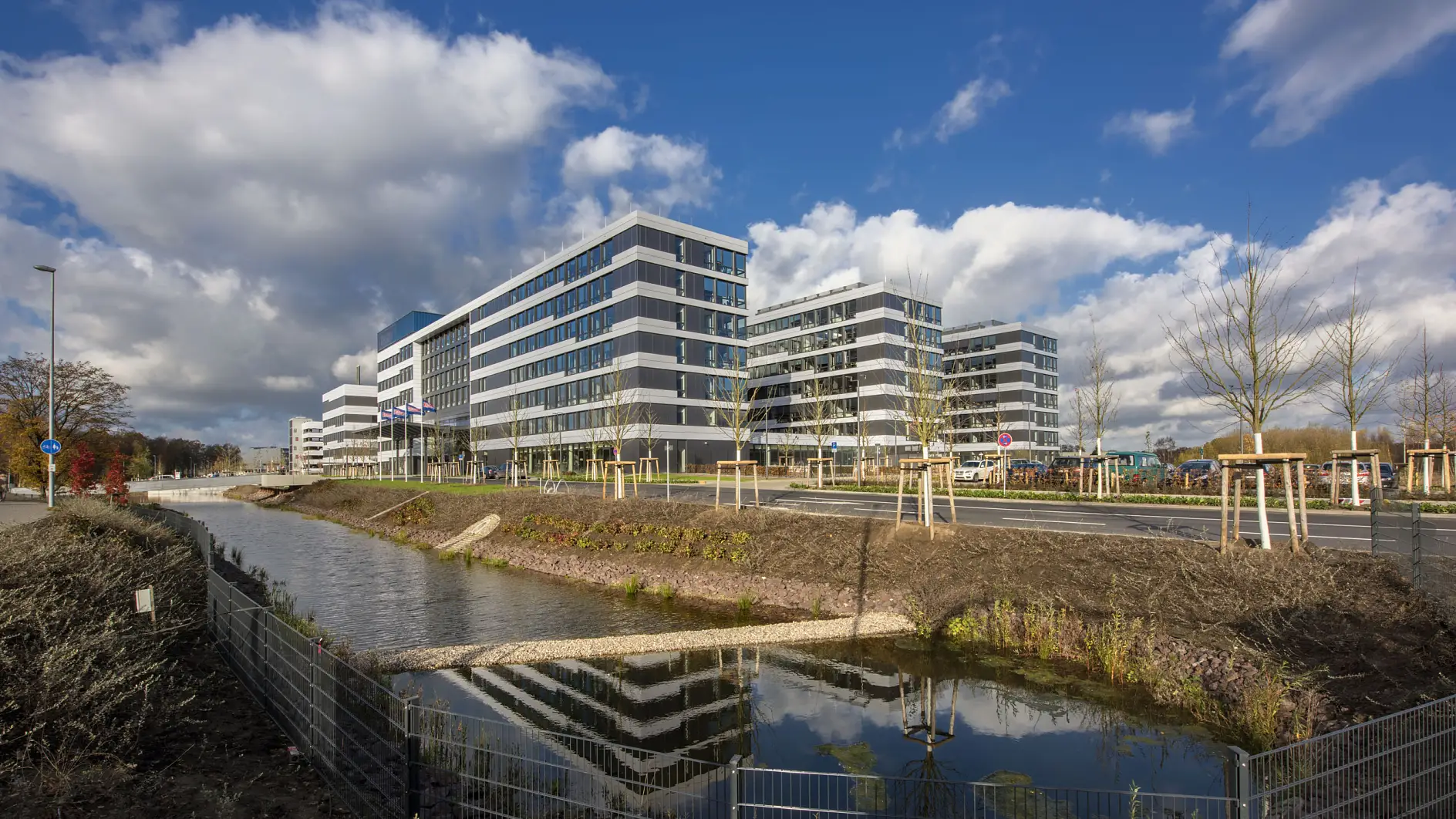 Kantor pusat baru tesa SE di Norderstedt /Jerman