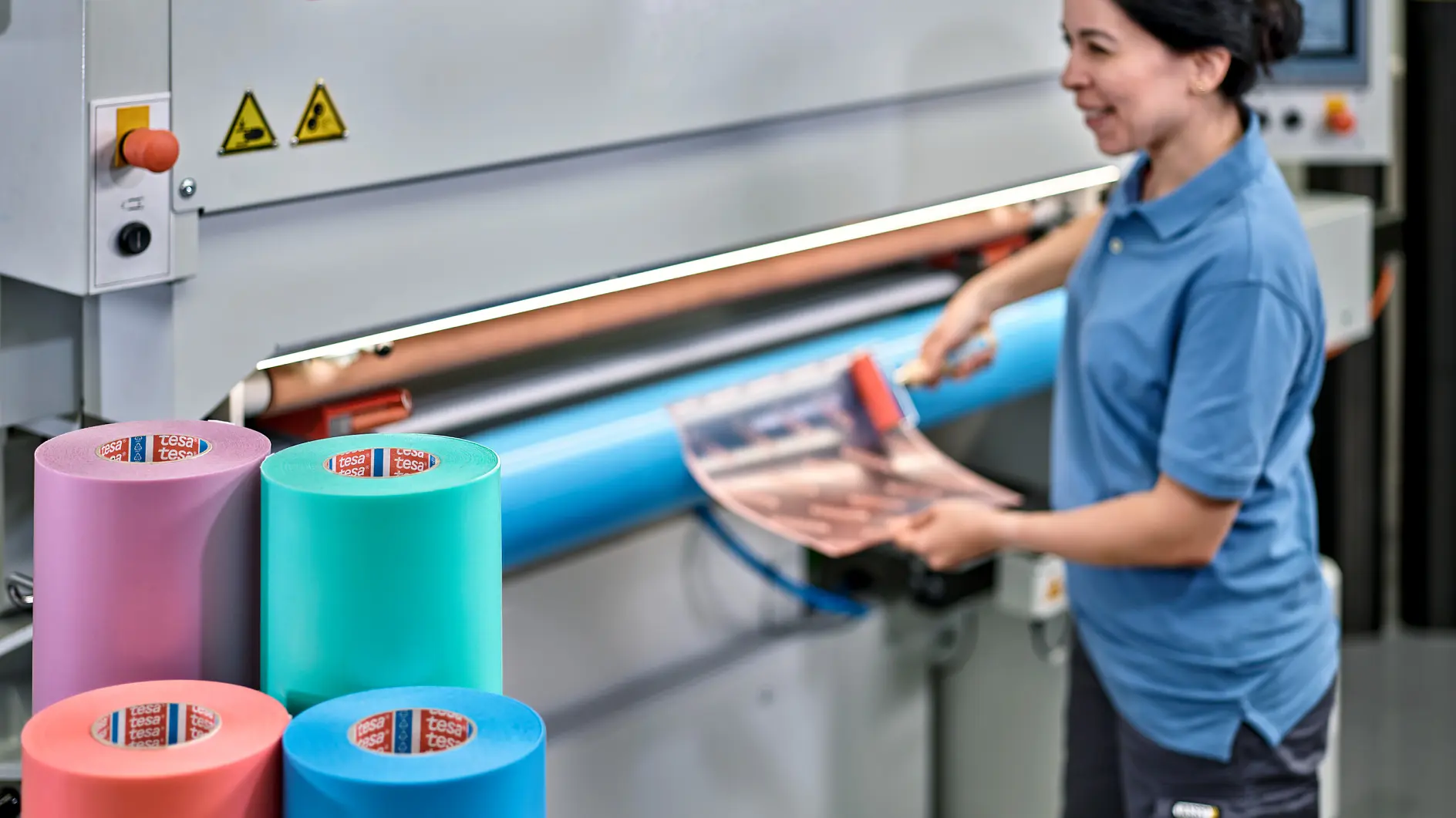 tesa® Softprint pita perekat pemasangan pelat