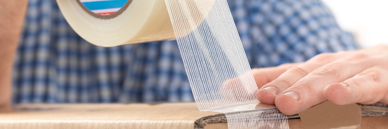 tesapack® Nastri da imballaggio e nastri per sigillare il cartone Nastro da imballaggio – Affidabilità nell'imballaggio e facilità d'uso
