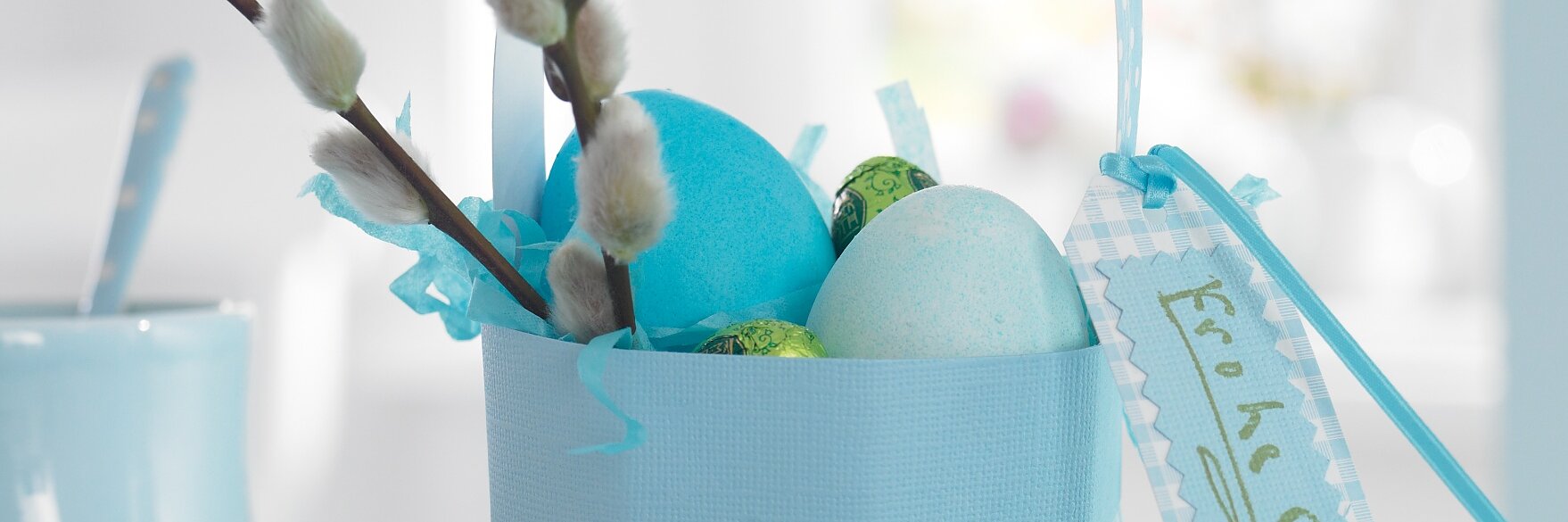 What a nice way to start the day: every guest has a little, lovingly filled basket waiting for them at their seat.