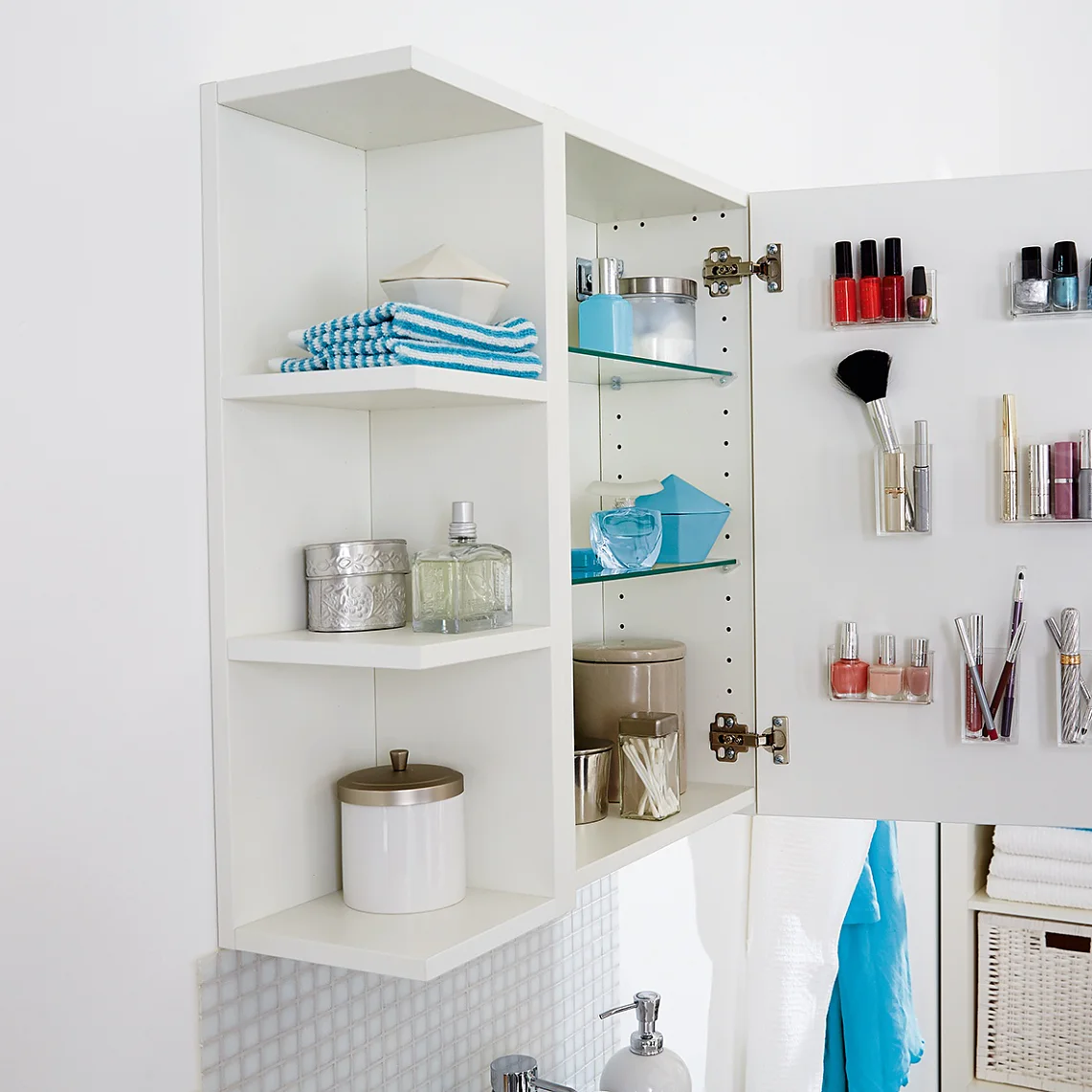 Are your lipstick, nail polish and other cosmetics getting lost on your shelves? If so, keep them in clear acrylic glass containers, attached almost invisibly to the inside of your glass or mirrored cupboard door, using tesa Powerbond® TRANSPARENT.