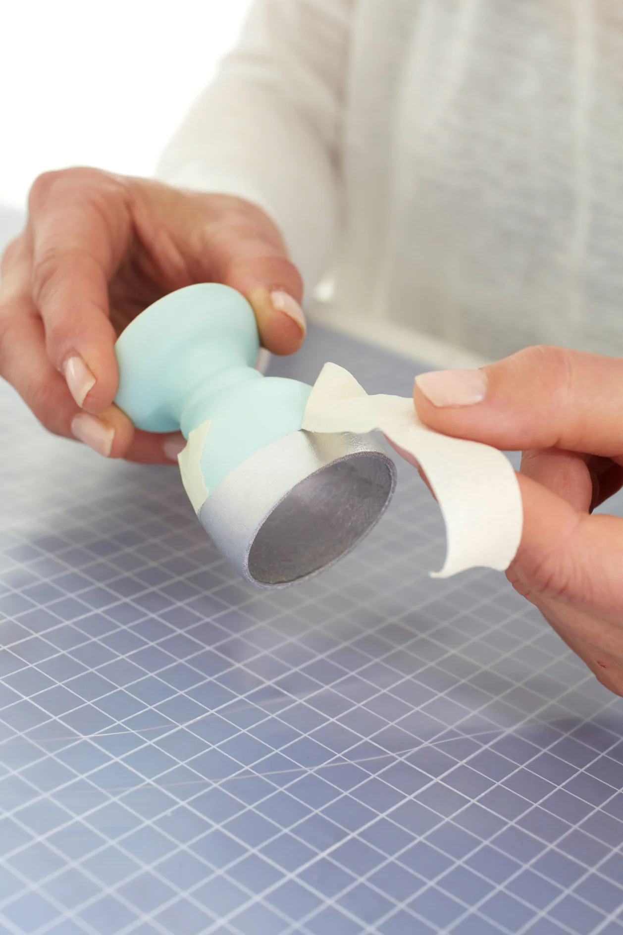 Allow to dry, then carefully remove the tesa® Masking Tape PREMIUM CLASSIC.