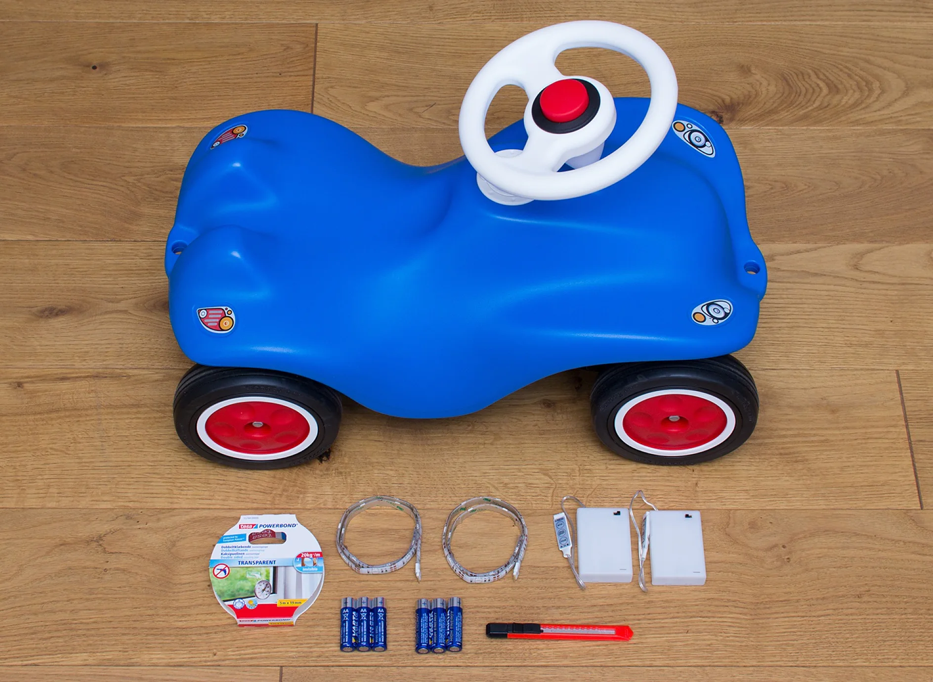 Powerbond TRANSPARENT bobbycar001.jpg Bobby-Car with an impressive underbody illumination? No problem with tesa Powerbond®.
