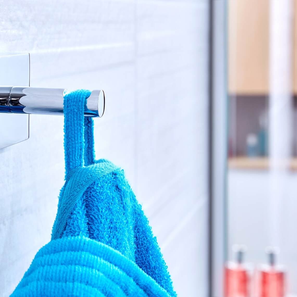 Il porta asciugamani adesivo per un bagno ordinato e funzionale - emilia  romagna sociale