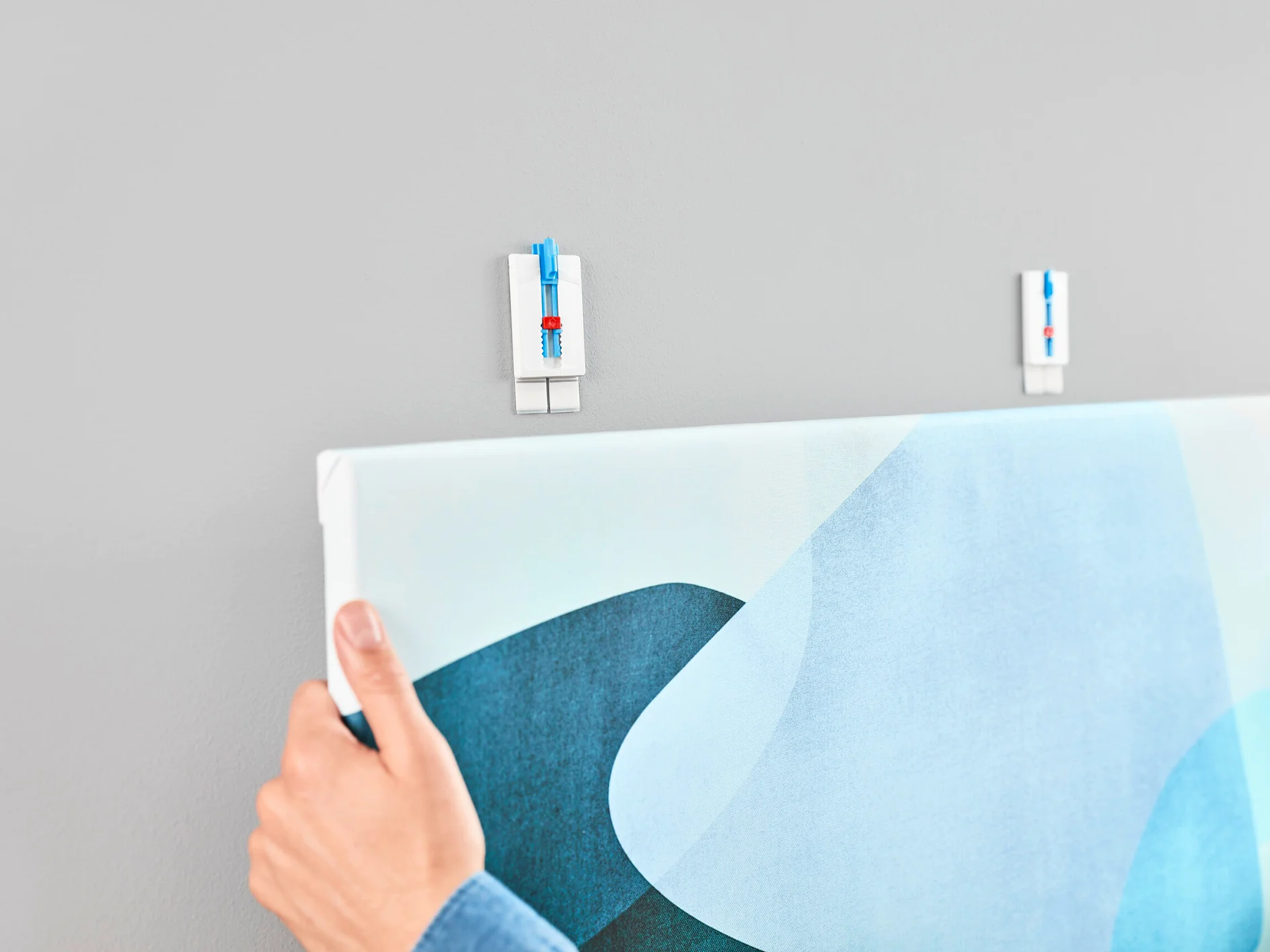 tesa_sms_adjust_canvas_nail_wallpap_2kg_step5of6_ap tesa_sms_adjust_canvas_nail_wallpap_2kg_step5of6_ap
