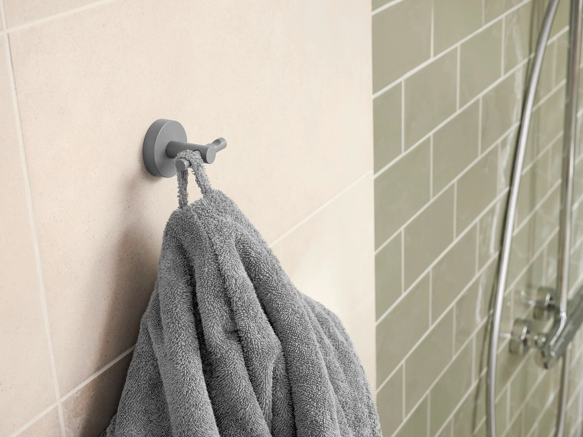 tesa-Moon-Grey-Bathrobe-Hook-40585_mood tesa-Moon-Grey-Bathrobe-Hook-40585_mood