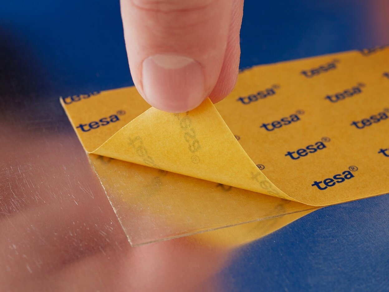 tesa 4982 double sided transparent filmic tape step3of4 ap