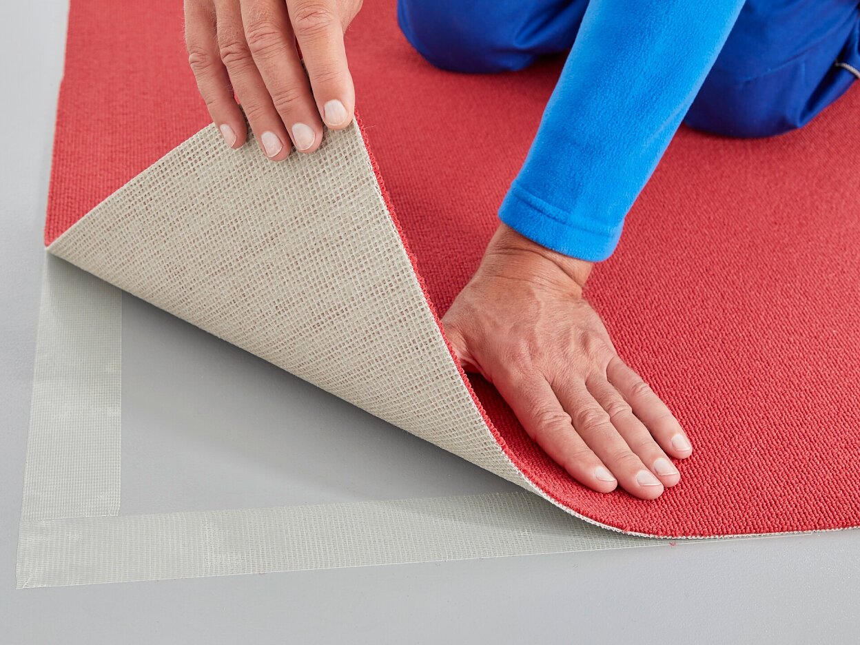 tesa 4934 double sided fabric tape step3of4