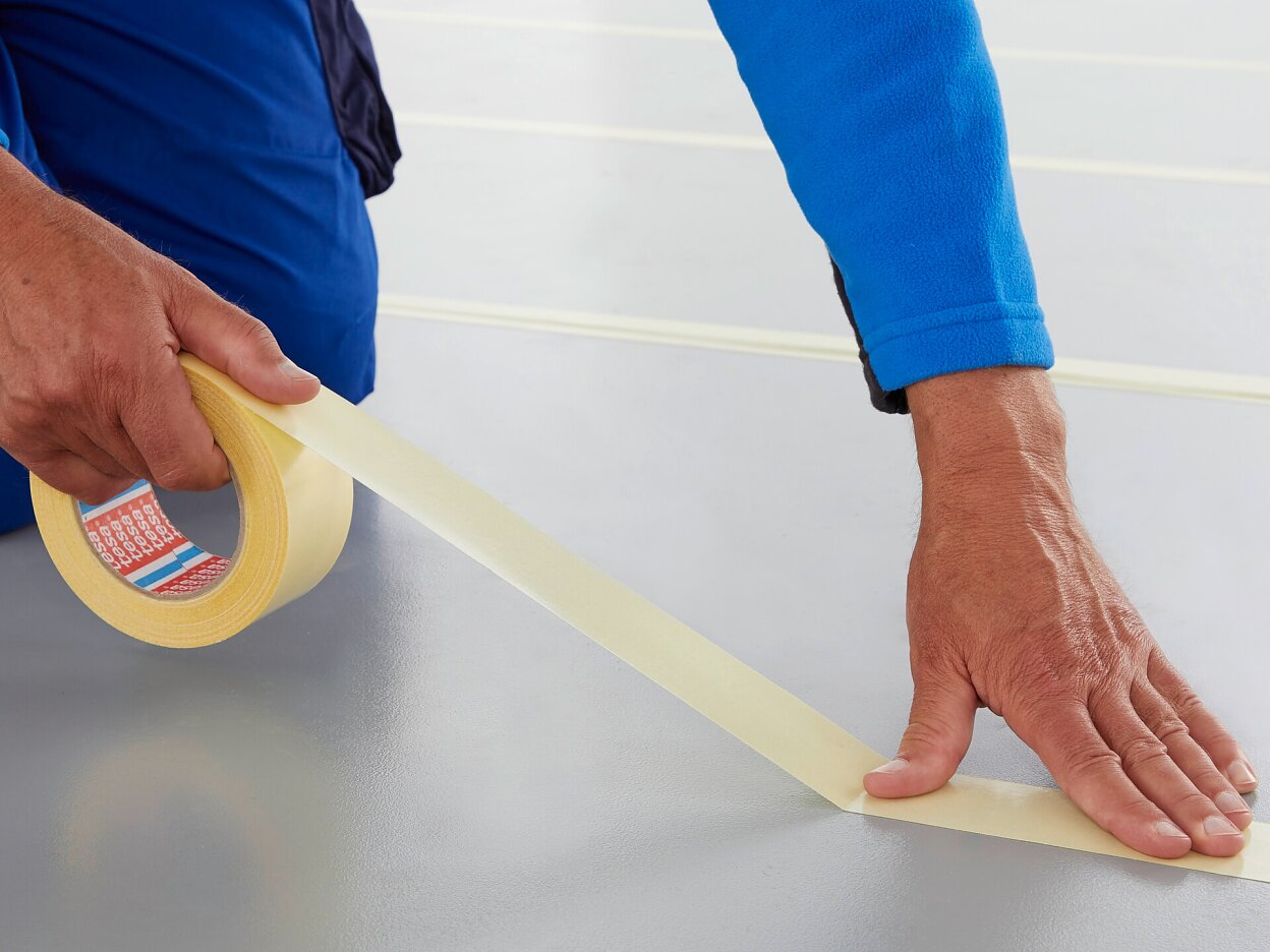 tesa 4934 double sided fabric tape step1of4