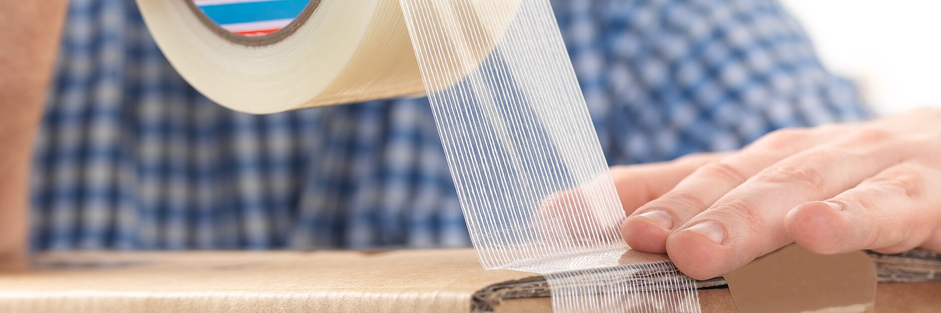 Packaging tape – reliable sealing and simple handling