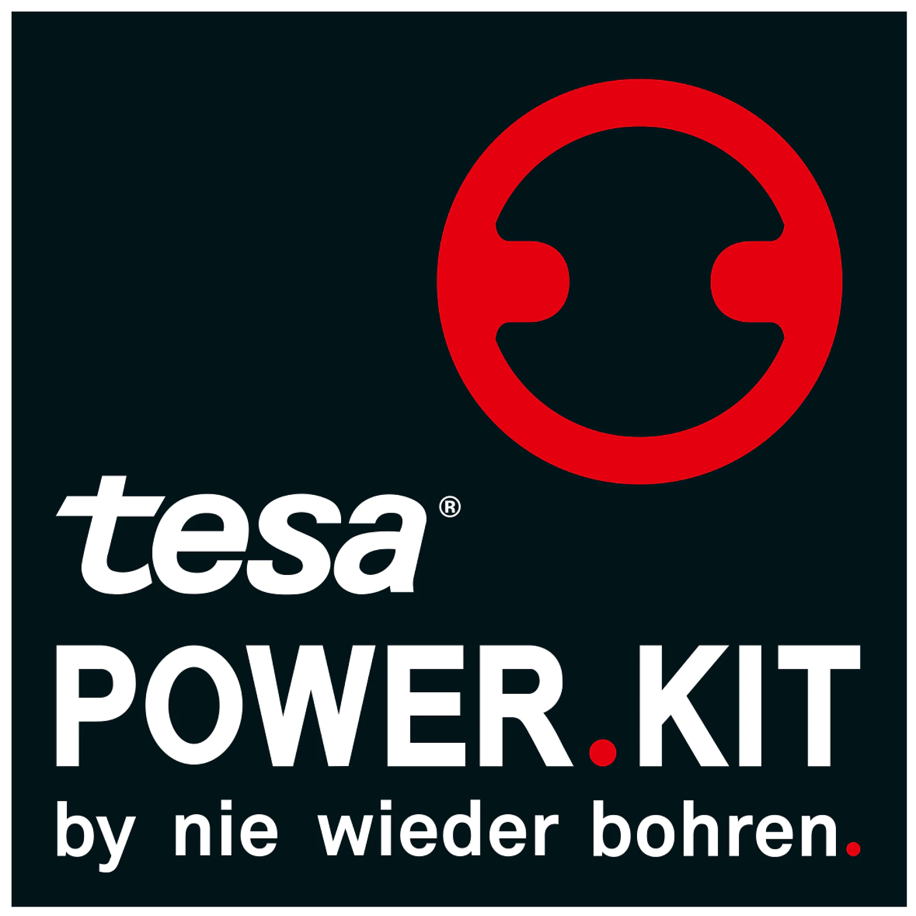 黒い背景に白い文字で「tesa POWER.KIT by nie wieder bohren」と書かれたロゴ。文字の上には、反対向きの不完全な半円が 2 つ付いた赤い円形のアイコンがあります。テープに関する記述はすべて「tesa テープ」に置き換えられています。. (This text has been generated by AI)