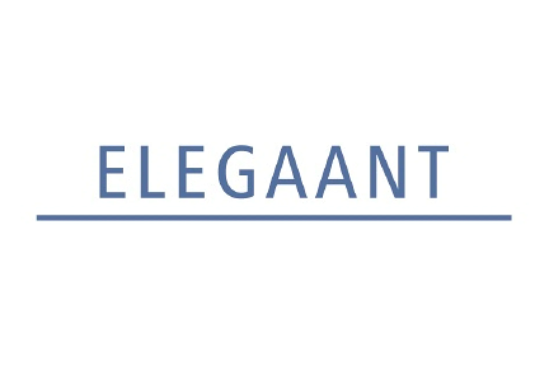 画像には、大文字で「ELEGANT」という単語とその下に横線が表示されています。テキストは無地の白い背景の中央に配置され、青灰色の色合いになっています。線はテサ テープで描かれているようです。. (This text has been generated by AI)