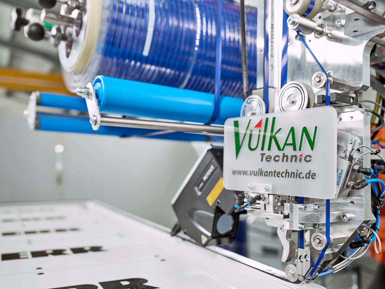 tesa-automotive-battery-sealing-vulkan-004