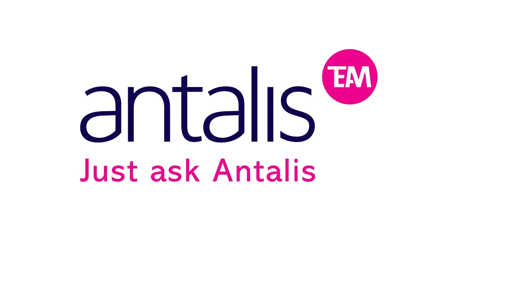 Paveikslėlyje pavaizduotas Antalio logotipas su mažosiomis raidėmis užrašytu tekstu „antalis“ ir rožiniu apskritimu su „EM“ viduje. Žemiau rožine spalva parašytas šūkis „Tik paklausk Antalio“. (This text has been generated by AI)