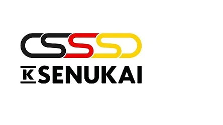Logotips ar burtiem CSSD melnā, sarkanā un dzeltenā krāsā, kam seko K Senukai melnā krāsā uz balta fona. (This text has been generated by AI)