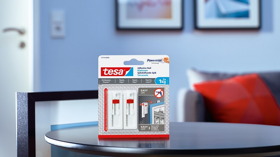 tesa_Smart_Mounting_LI408_77774_Mood_001 tesa_Smart_Mounting_LI408_77774_Mood_001