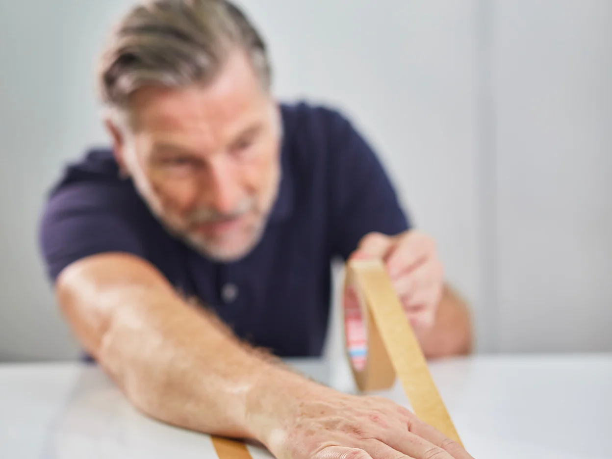 tesa-4304-High-Performance-Masking-Tape-up-to-163-celsius-step1of5-ap