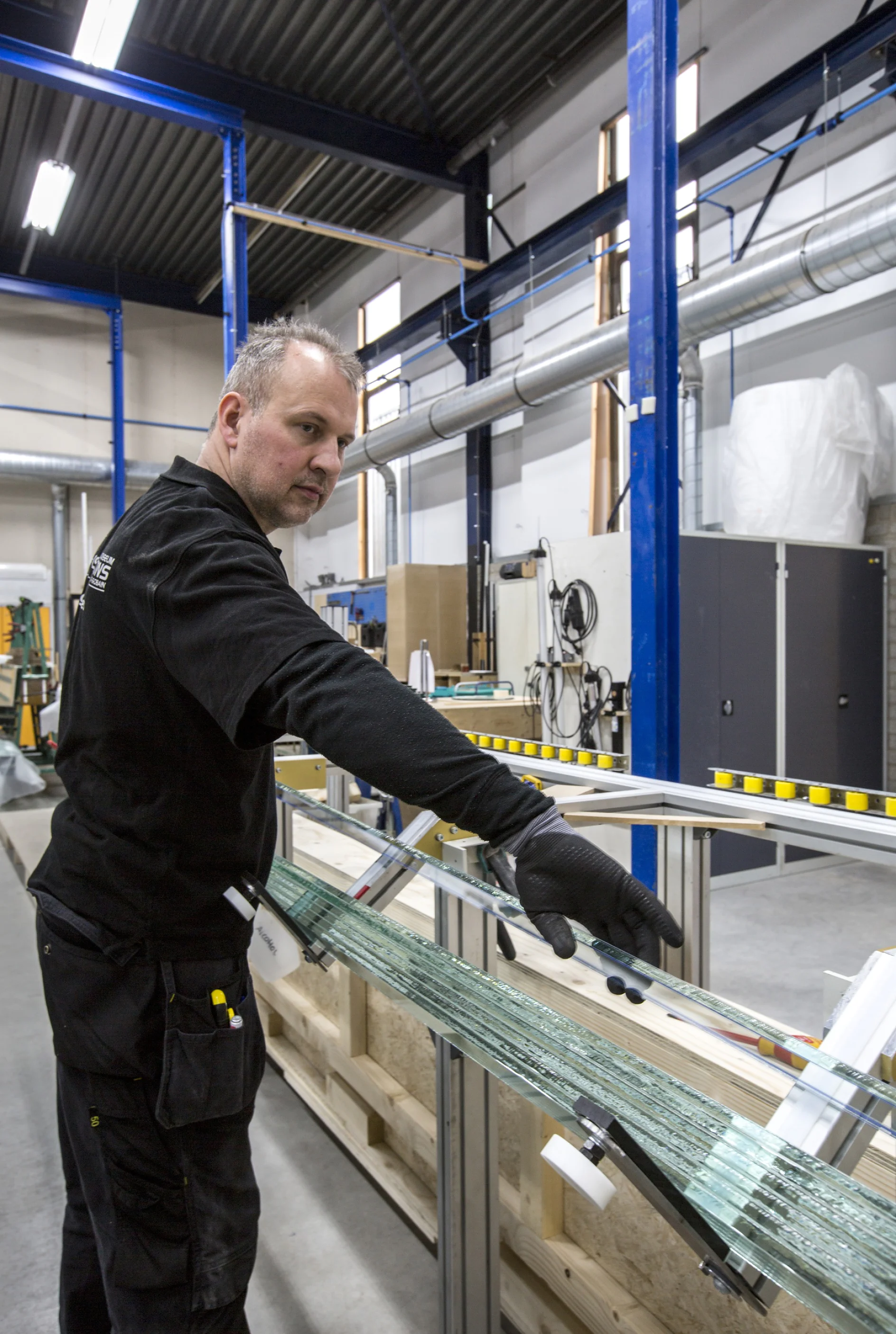 Hechten van glaspanelen Hechten van glaspanelen