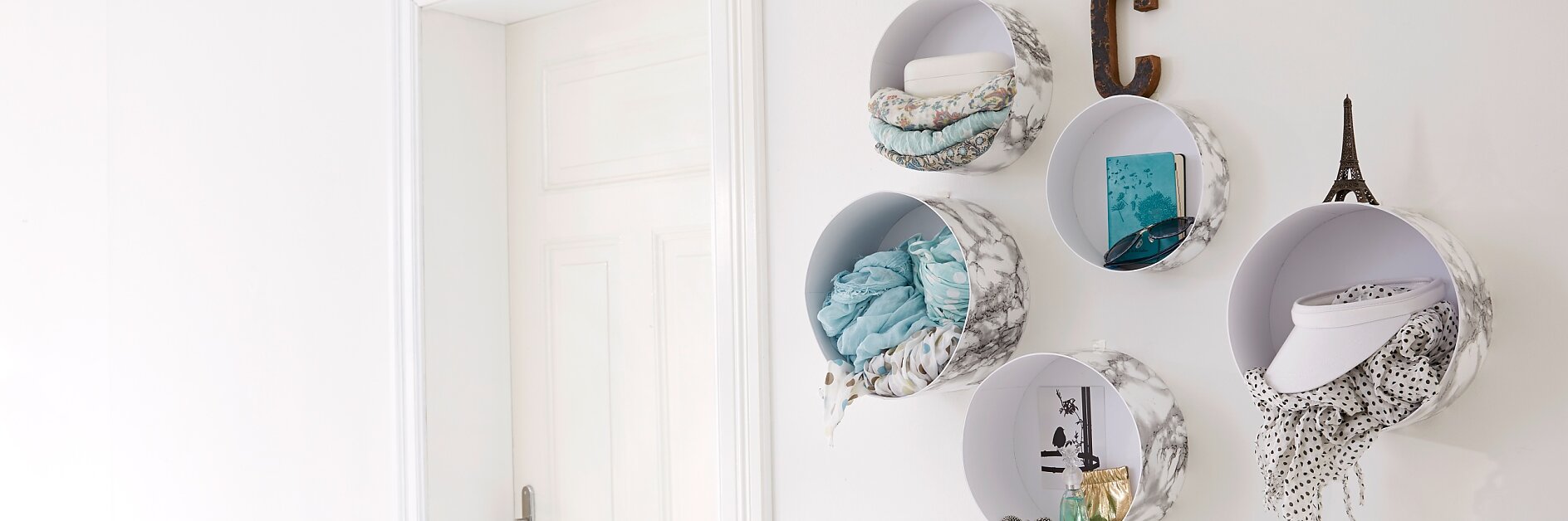 Stylish home interior design: The shelf made from boxes is mounted to the wall with the removable adhesive strips Powerstrips® LARGE. Home decor for your dressing room.