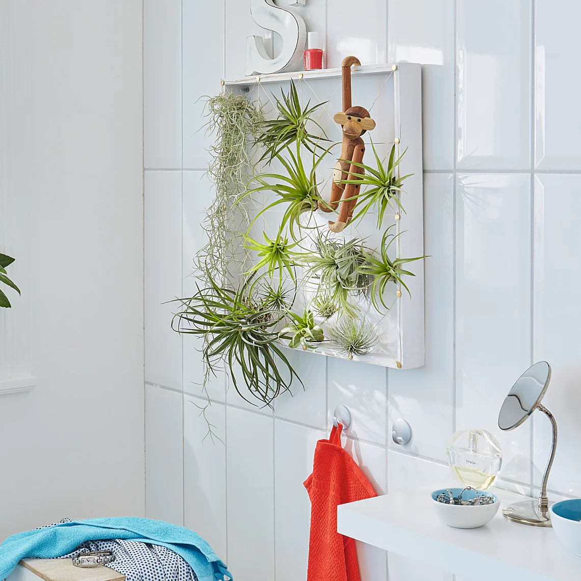 Create your own simple vertical garden!