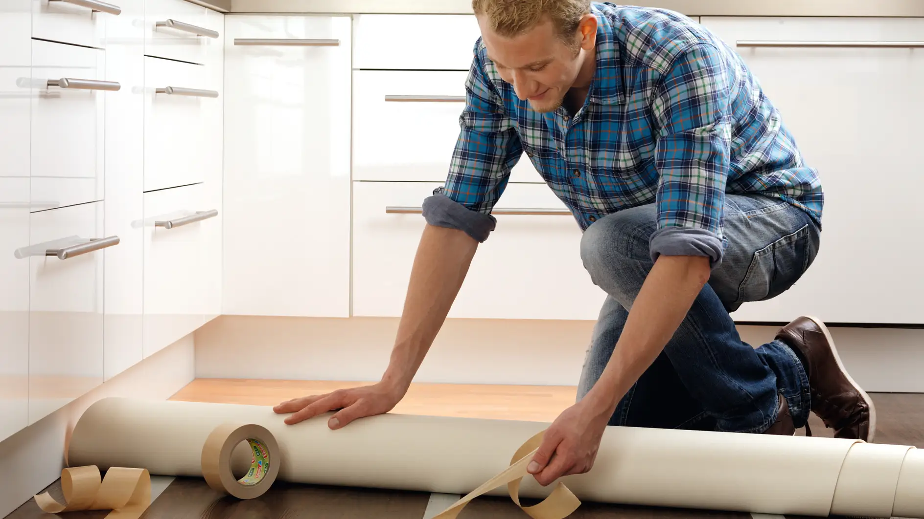 Taśma do wykładzin / taśma podłogowa – idealne rozwiązanie do mocowania dywanów i wykładzin