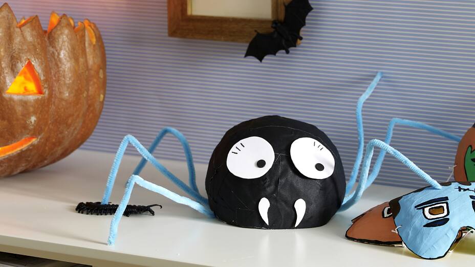 Straszliwy pająk - ozdoba na halloween