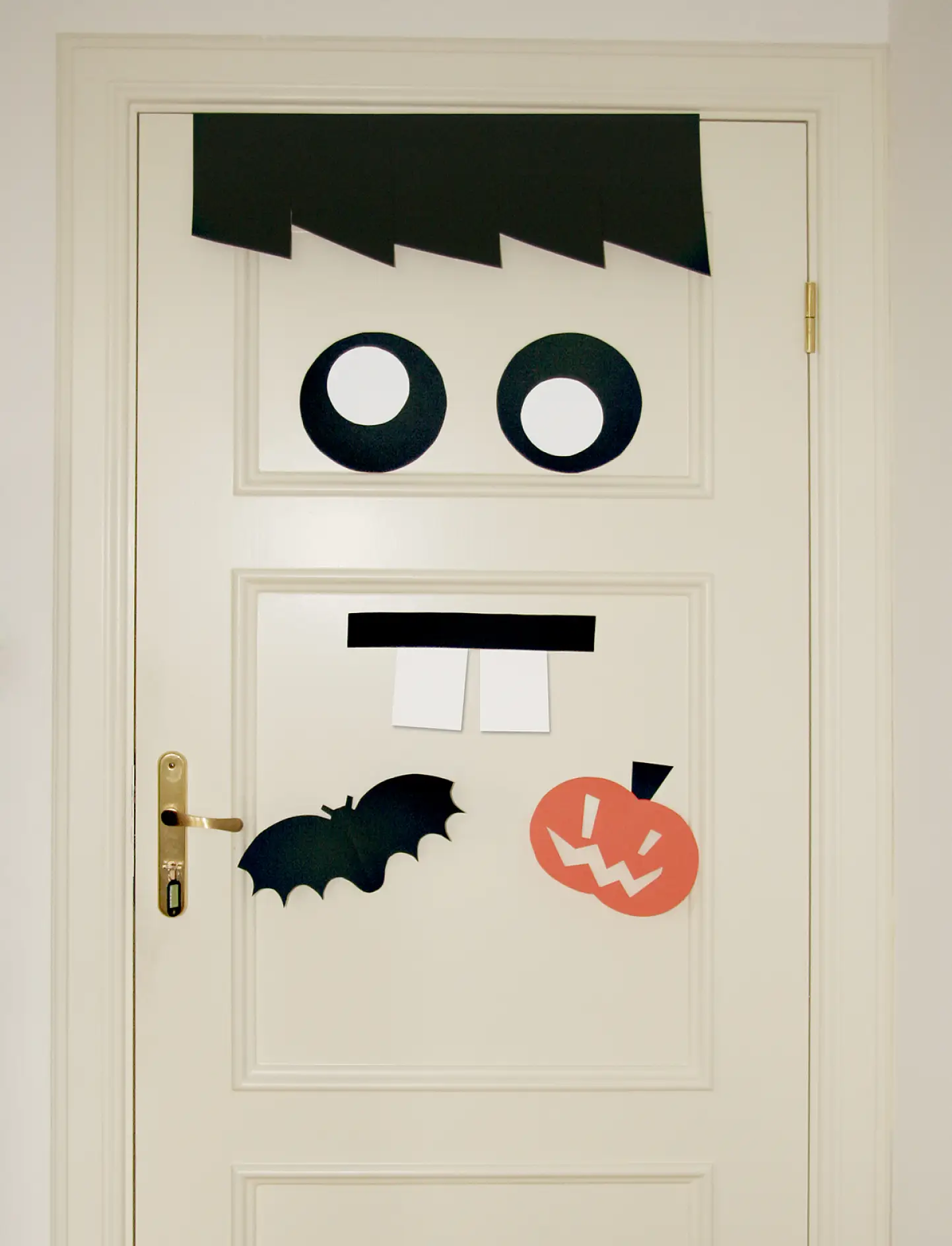 Halloweenowe drzwi strachu, czyli jak stworzyć nastrój grozy