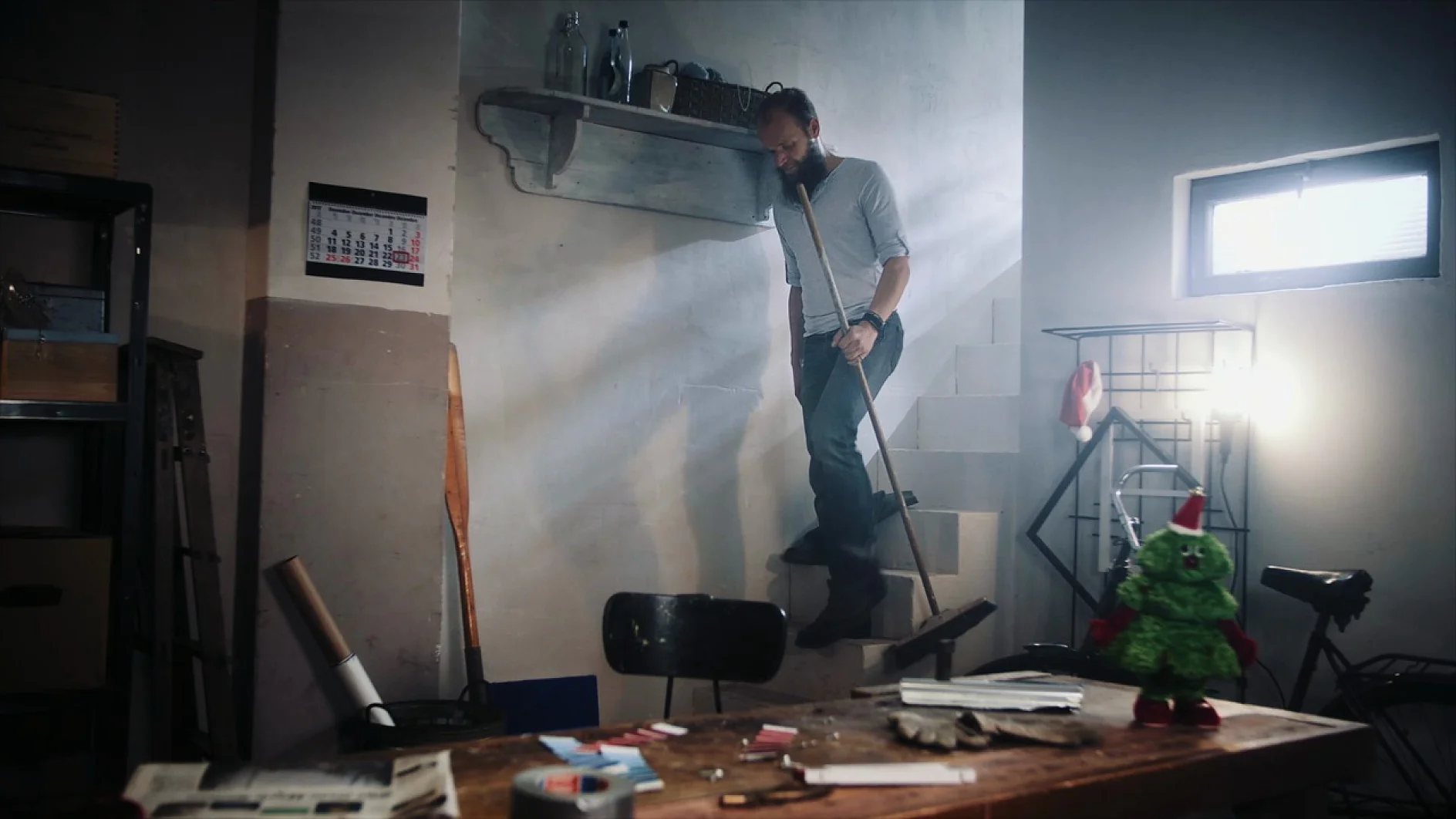 Jak zapakować książkę na prezent? Film: Jak zapakować książkę na prezent?