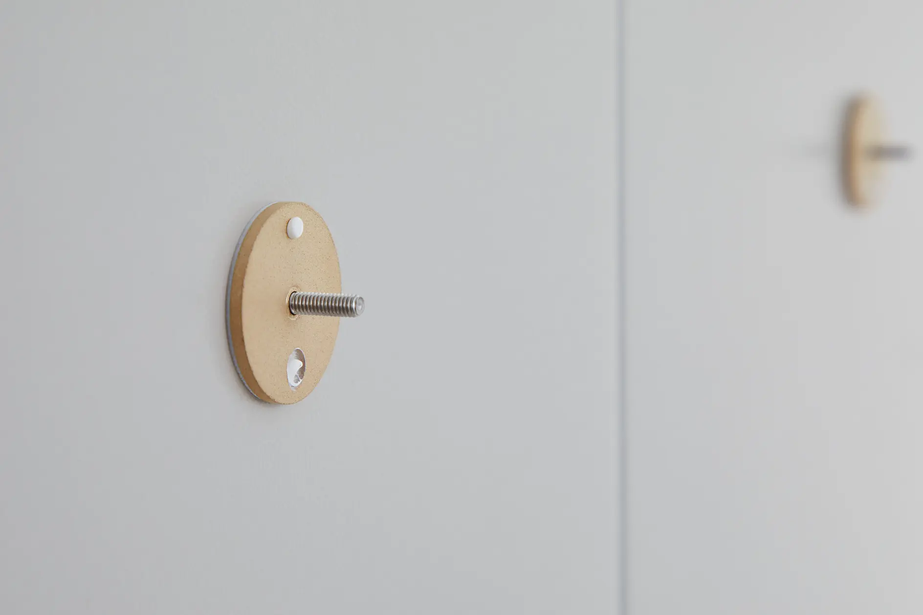 Pozostaw klej do wyschnięcia