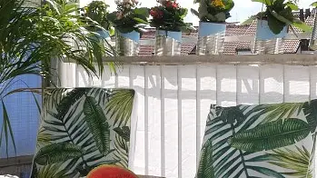 Osłonka z puszki na doniczkę - DIY na balkon