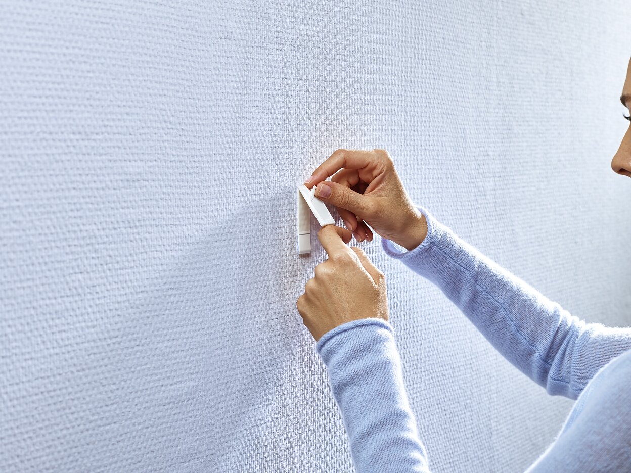[en-en] tesa Smart Mounting System Adhesive Nail 0,5kg Step 6 of 12 wallpaper