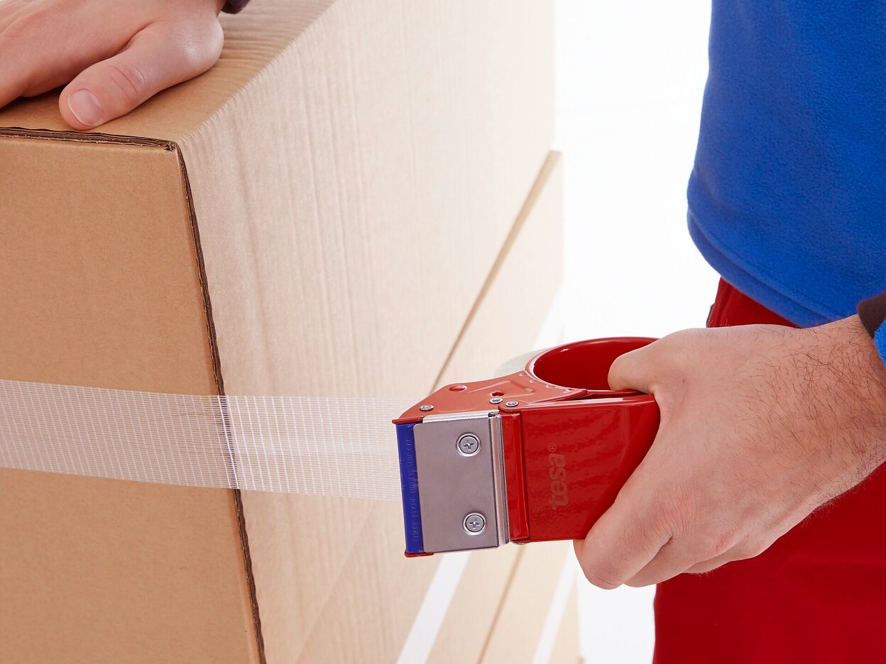 tesa 4559 cross filament tape for ID cartons step1of4