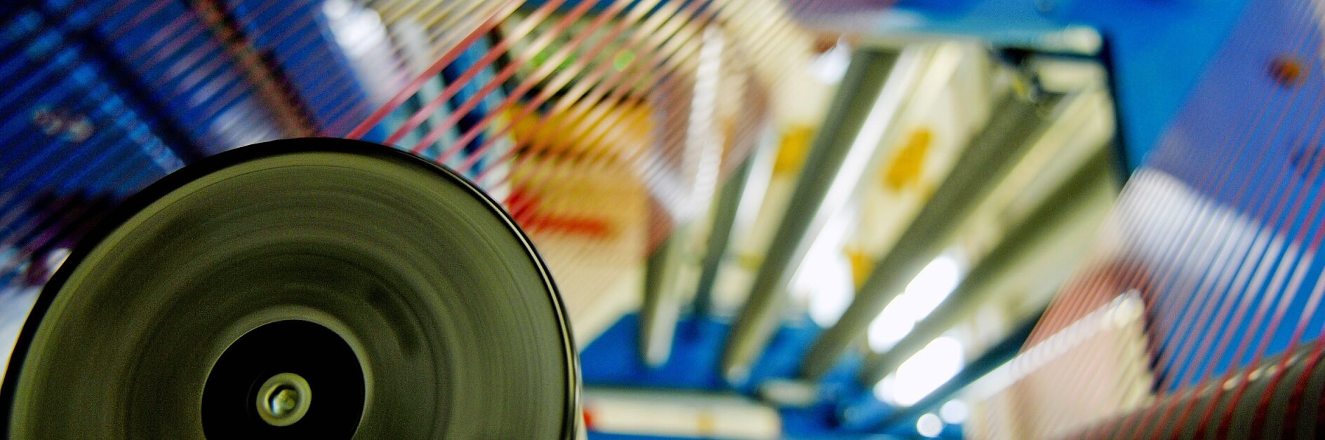 Adhesive tape production in the tesa plant Hamburg