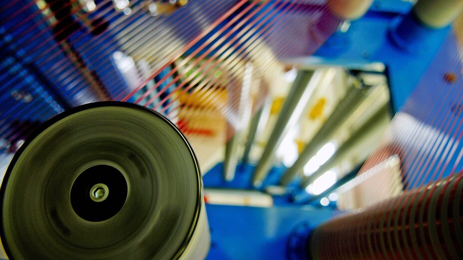 Adhesive tape production in the tesa plant Hamburg