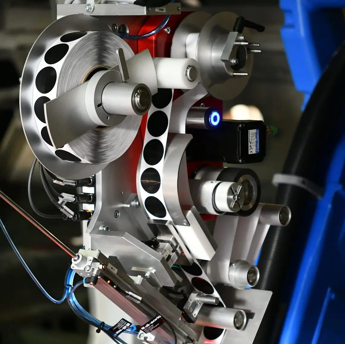 Máquina de corte de orifícios robótica