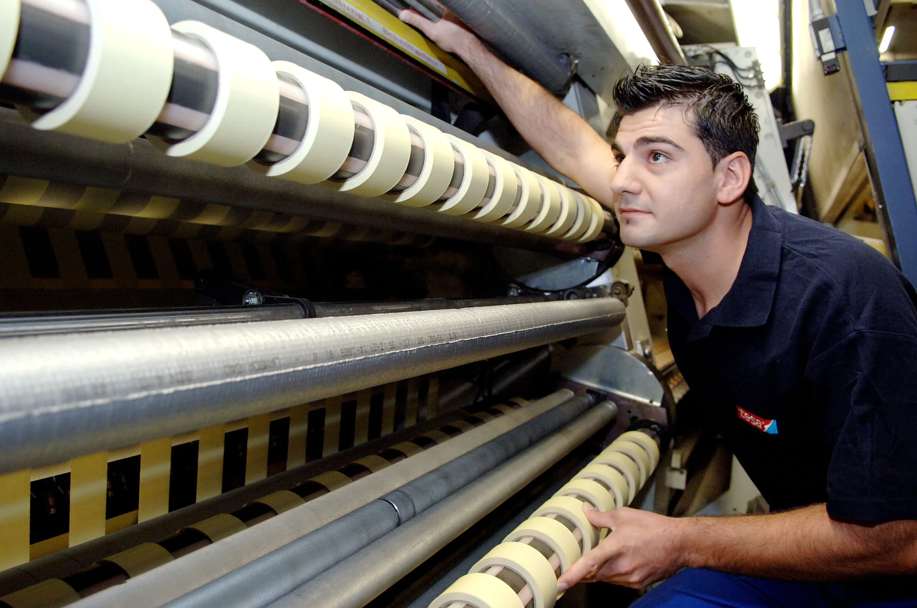 Colaborador da tesa no centro de produção de Ofemburgo