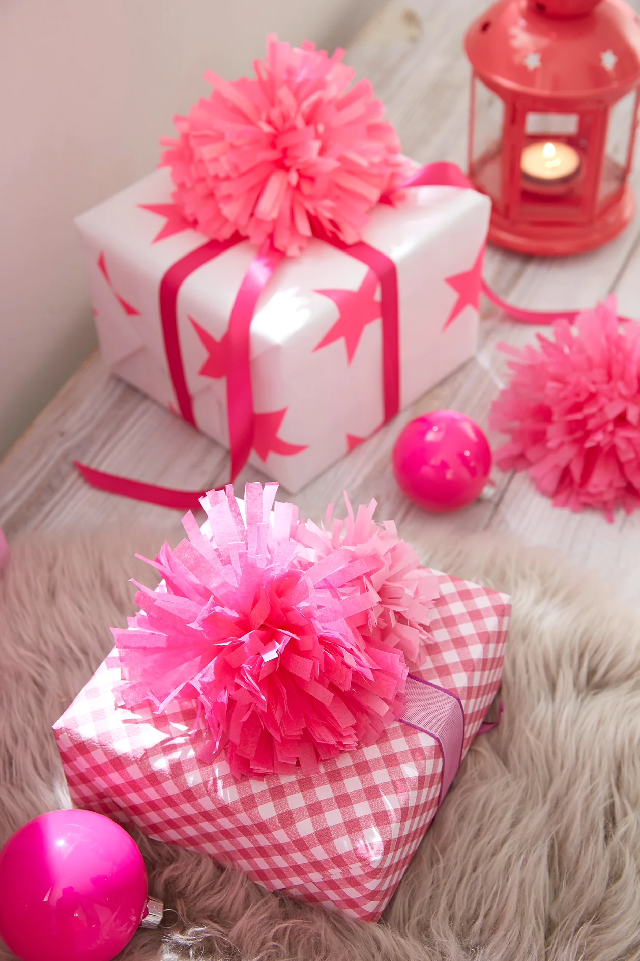 Your unique pompom gift wrapping