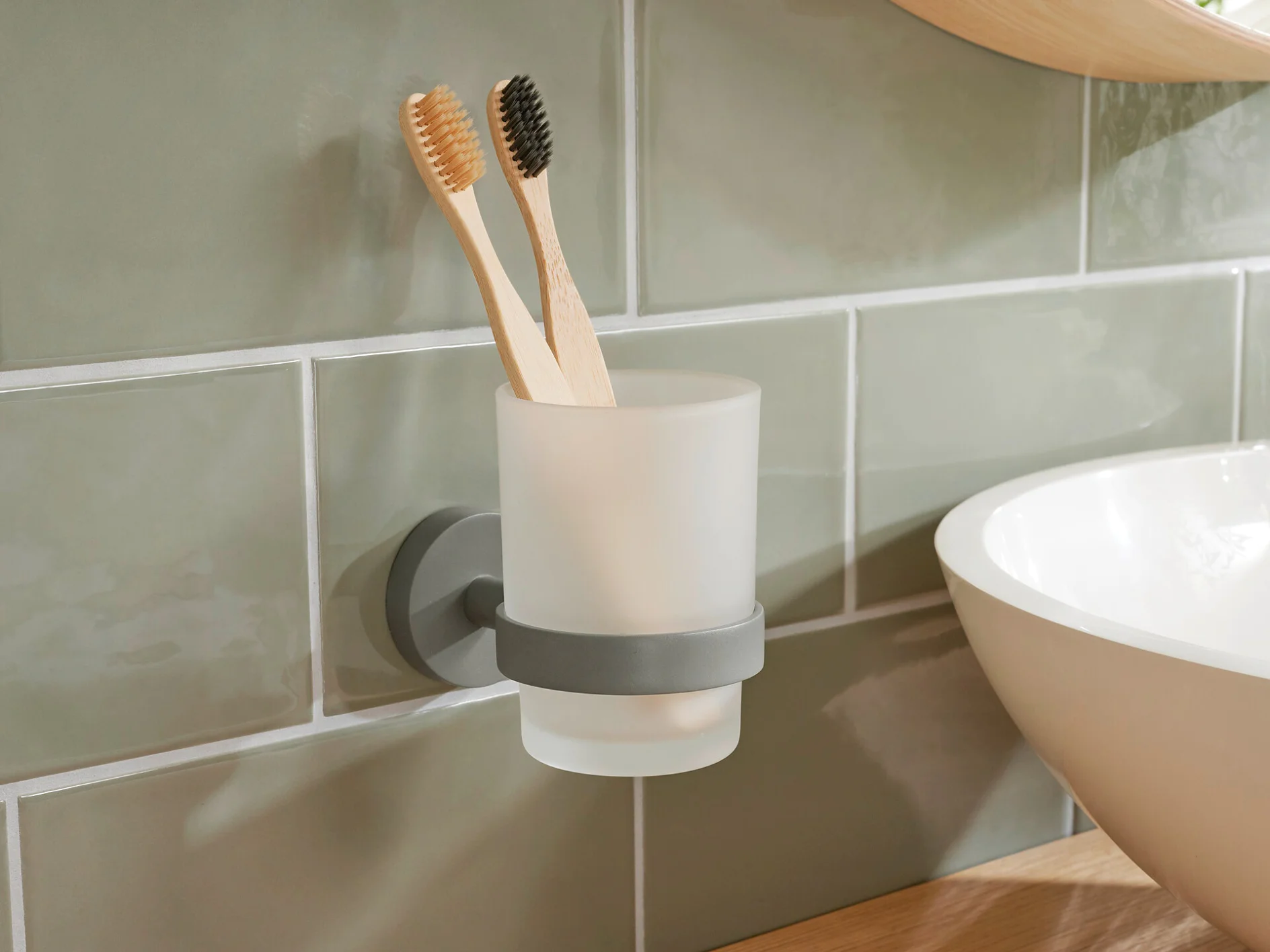 tesa-Moon-Grey-Tumbler-Holder-40586_mood tesa-Moon-Grey-Tumbler-Holder-40586_mood
