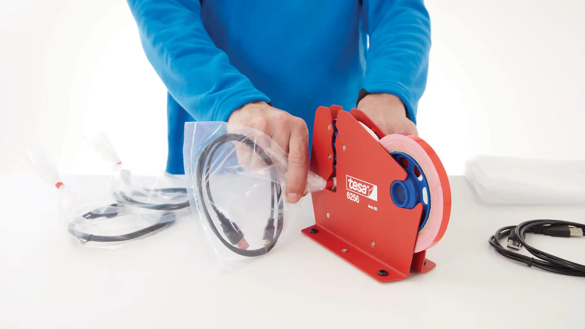 tesa-6256-dispensador-de-fecho-de-sac step2de3-ap