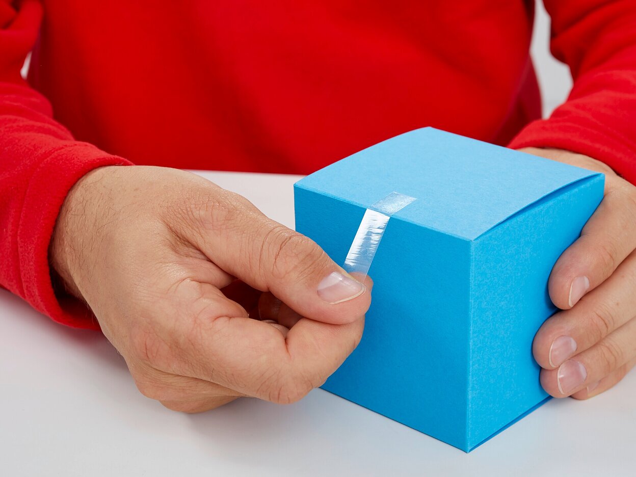tesa 4101 packaging tape based on hydrate cellulose film step2of3