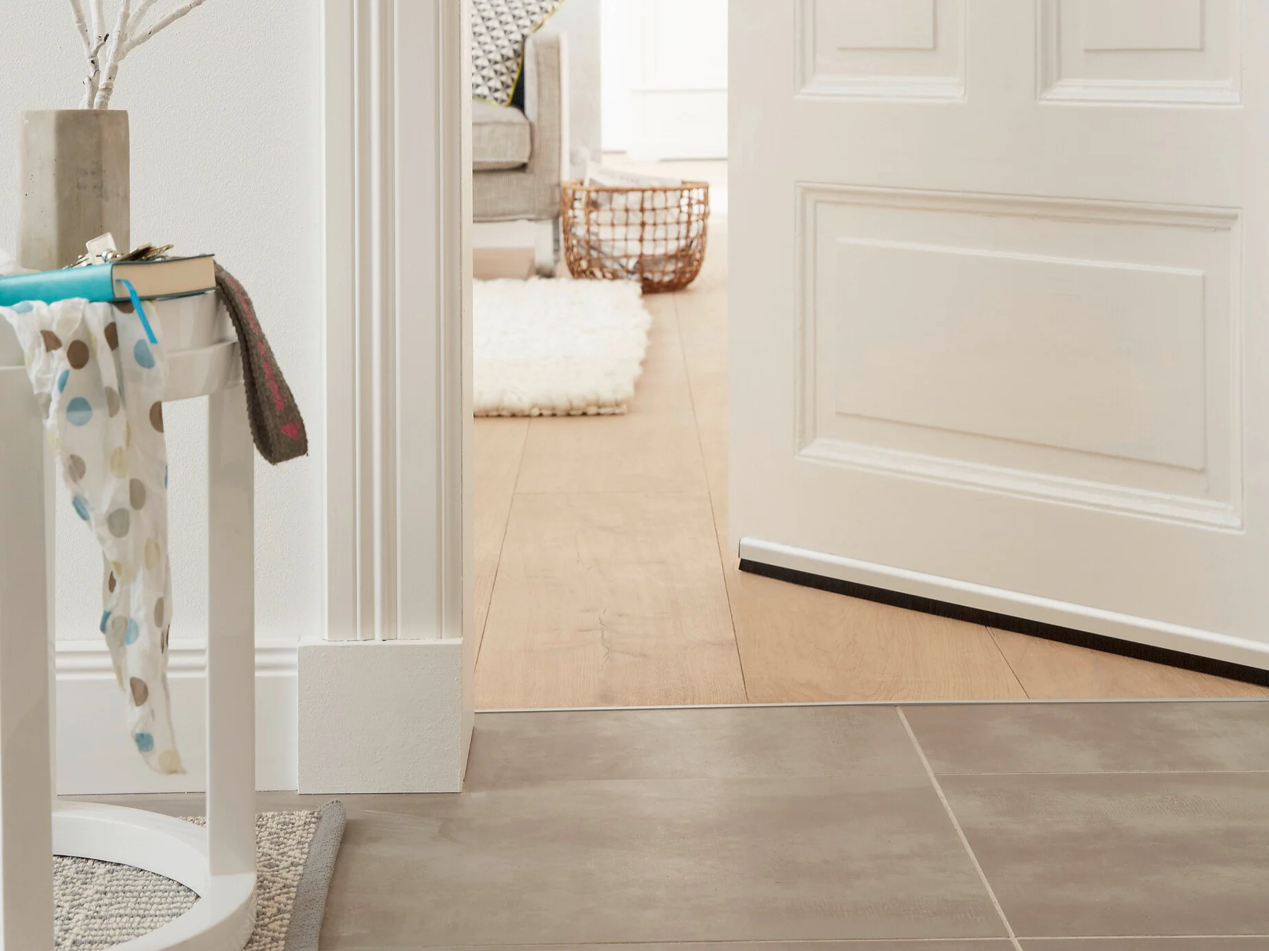 tesamoll-comfort-doortofloor-brush_mood tesamoll-comfort-doortofloor-brush_mood