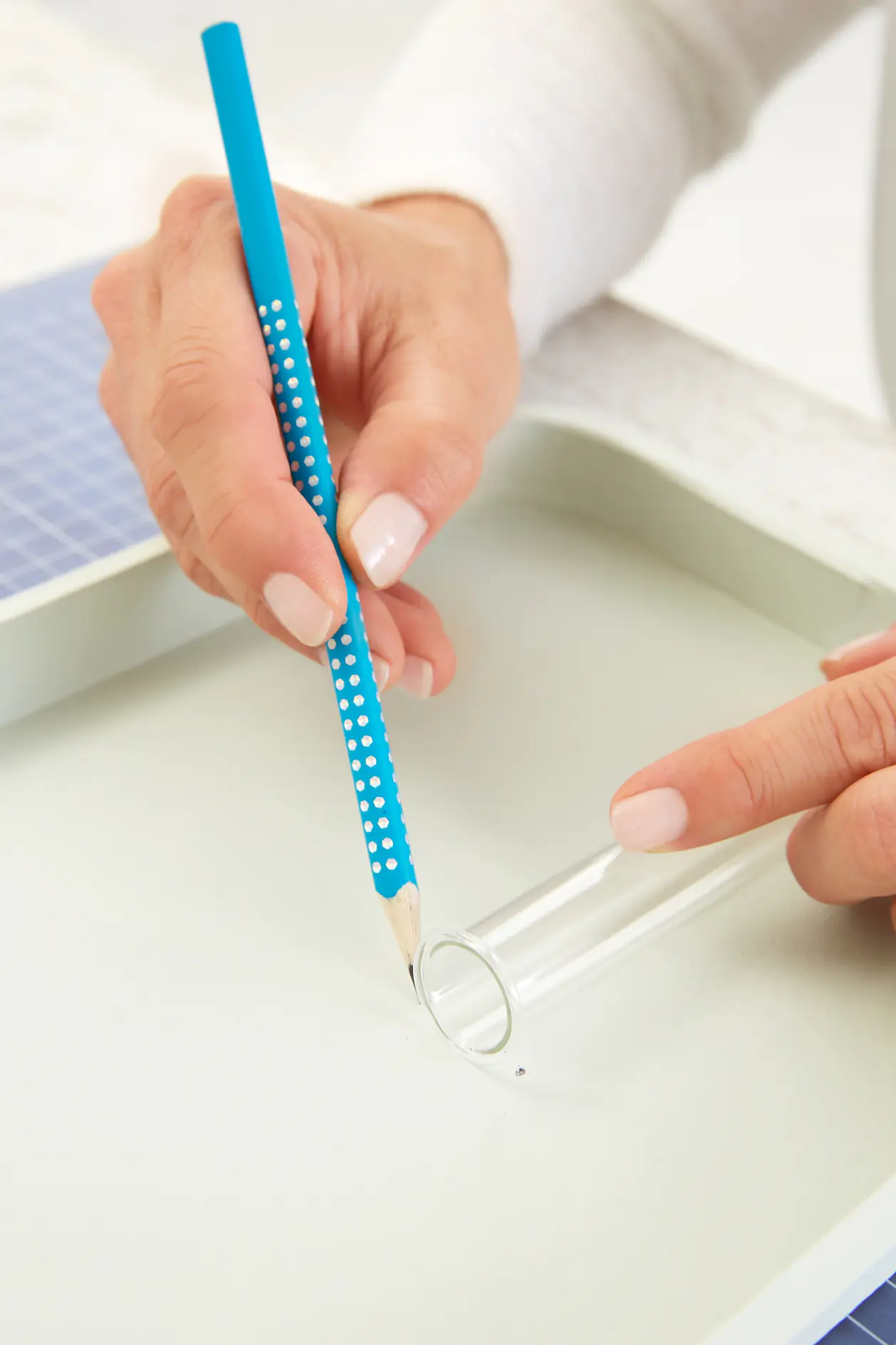 Gör-det-själv väggbricka steg 3: Placera glasrören