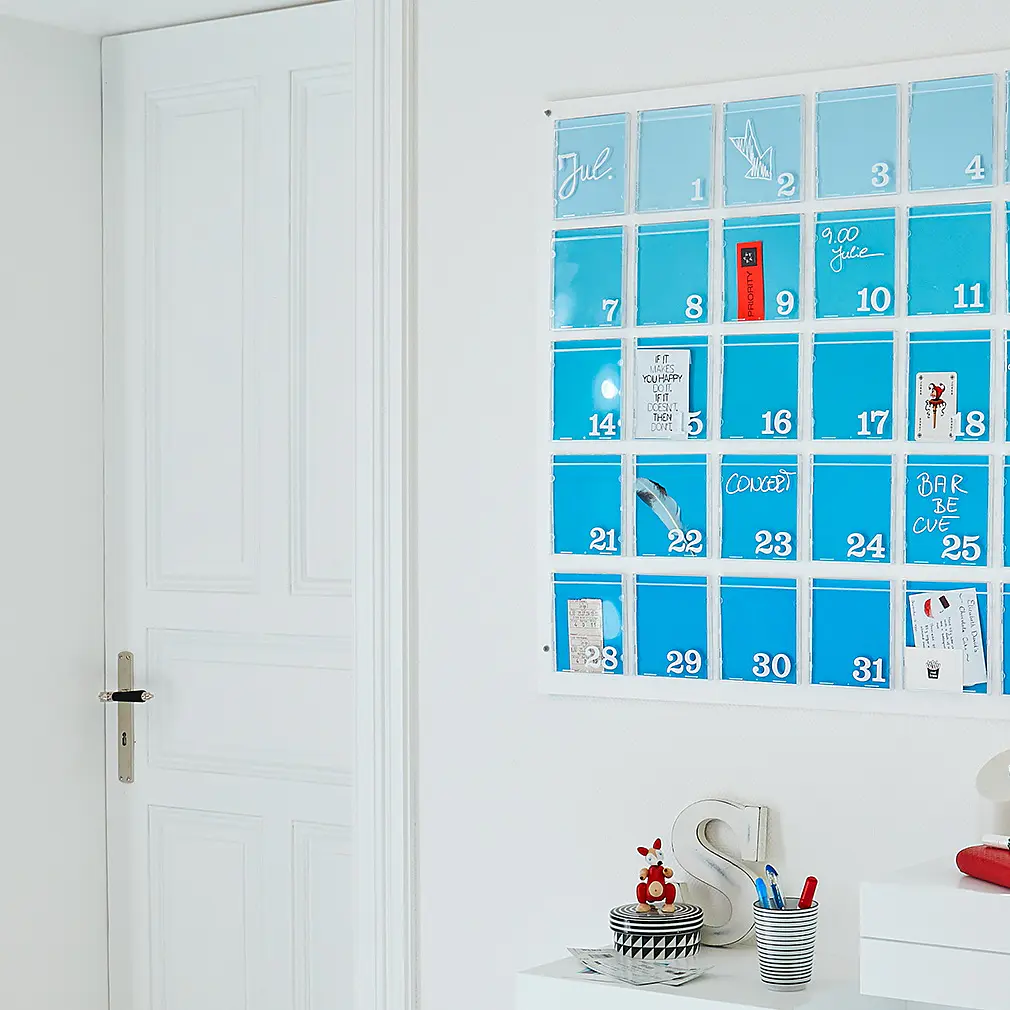 Återvinn CD-fodral och skapa din egen väggkalender!